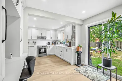 34 Sweet Oak Court