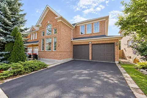 1396 Thorncrest Crescent