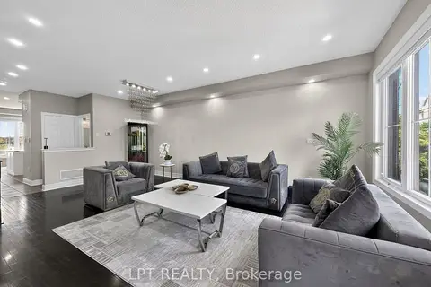 44 Cedar Lake Crescent