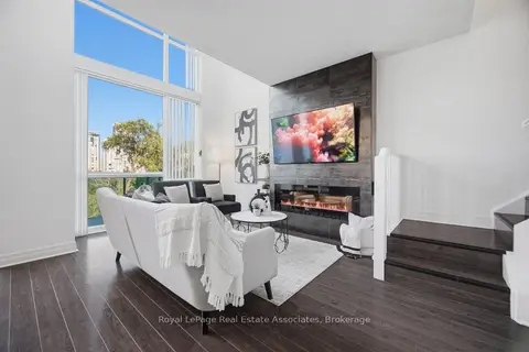220 Burnhamthorpe Road W 305