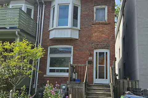 201/2 O'hara Avenue NE