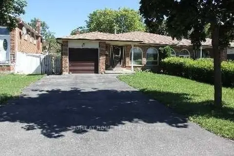 31 Manitou Crescent