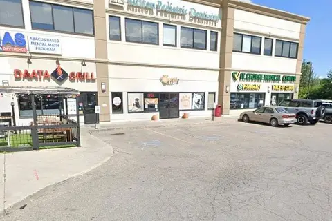 585 Ontario St S Street 204