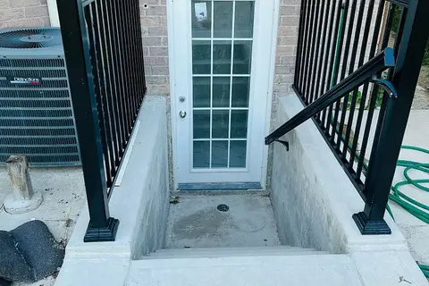 314 Harrowsmith Drive Lower