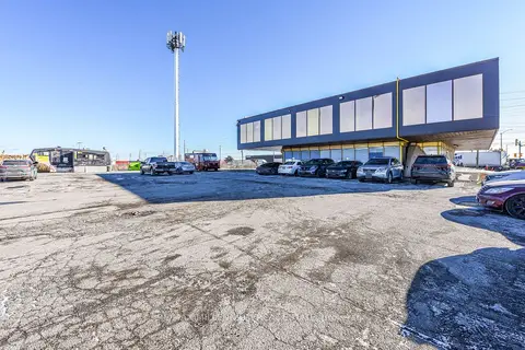 1300 E Steeles Avenue E 212