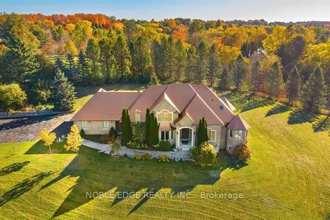 7 Walton Drive