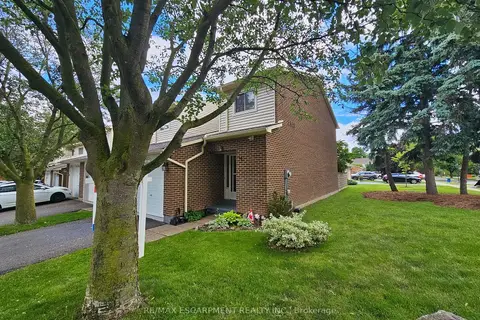 1548 Newlands Crescent 14
