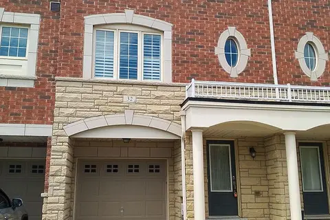 32 Aspen Hills Road