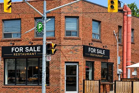 3226 Lake Shore Boulevard W 1F & Basement