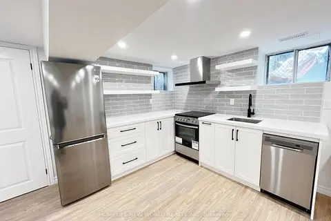 3 Roblocke Avenue Lower