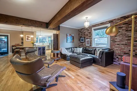 283 Plains Road W