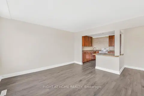 1698A Eglinton Avenue W