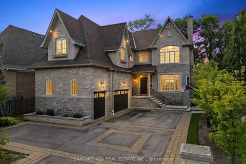 725 Queensway W