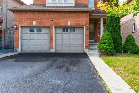 44 Fallstar Crescent