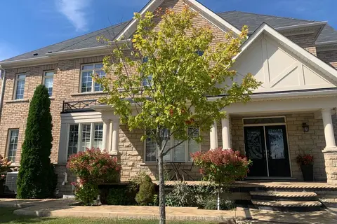 4 Bonnie Braes Drive