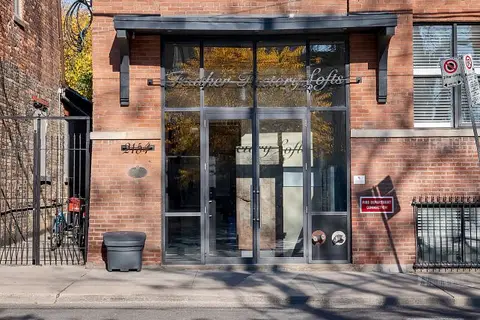 2154 Dundas Street W 105
