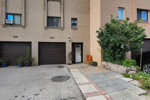 203 Lotherton Pathway 82