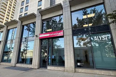 2083 Lakeshore Boulevard W 3C