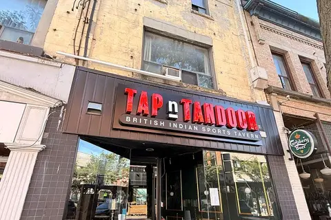 2865 Dundas Street W