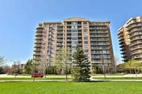 1140 Parkwest Place 901
