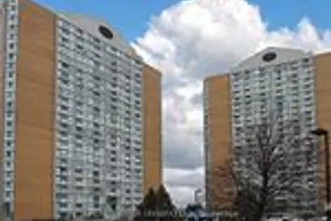 25 Trailwood Drive 704
