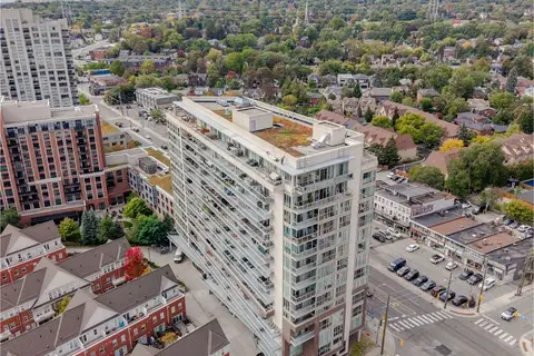 5101 Dundas Street W 204