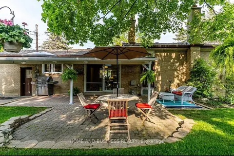 3668 The Credit Woodlands Road