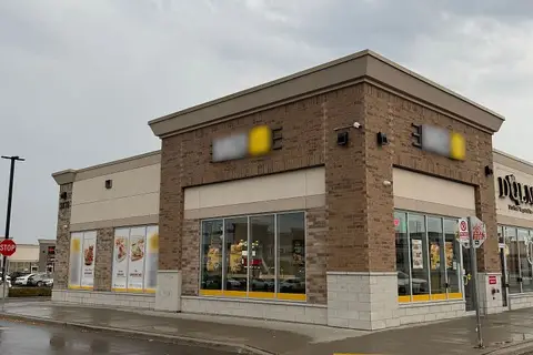 3870 Eglinton Avenue W 53
