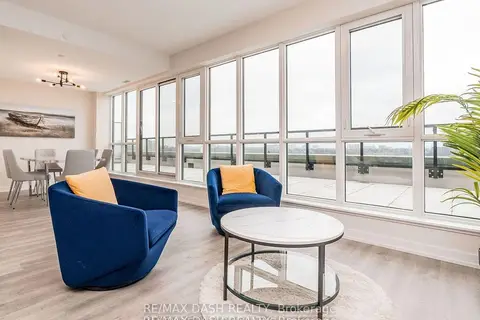 2300 St. Clair Avenue W 723