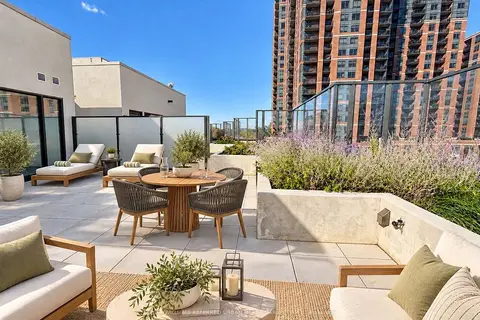 1 Vine Avenue 502
