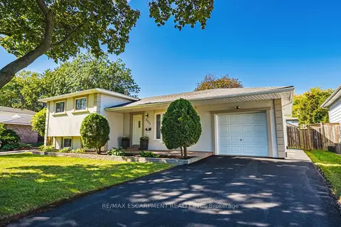 2231 Urwin Crescent