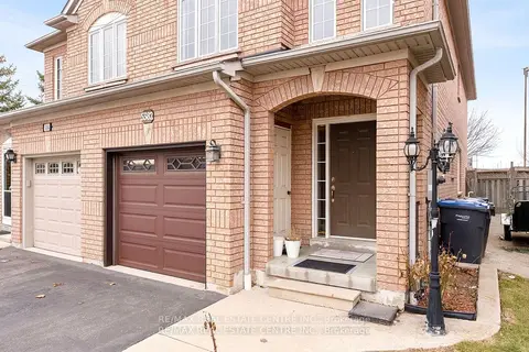 5382 Longhouse Crescent Upper