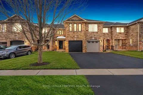 2493 Newcastle Crescent