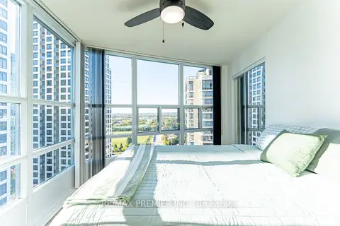 33 Elm Drive W 2002