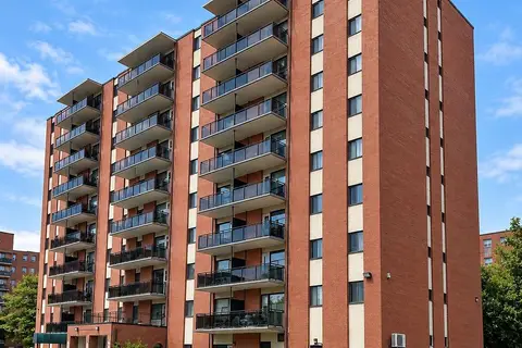 45 Paisley Boulevard W 410