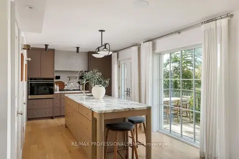 8 Glenn Murray Drive