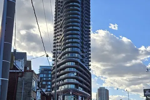 1185 Dupont Street 2611