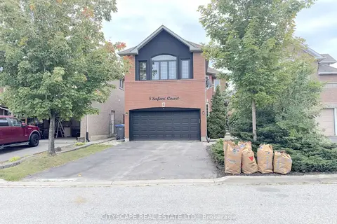 8 Safari Court