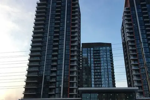 75 Eglinton Avenue W 901