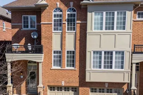 230 Paisley Boulevard W 24