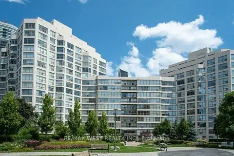 2261 Lake Shore Boulevard W NPH7