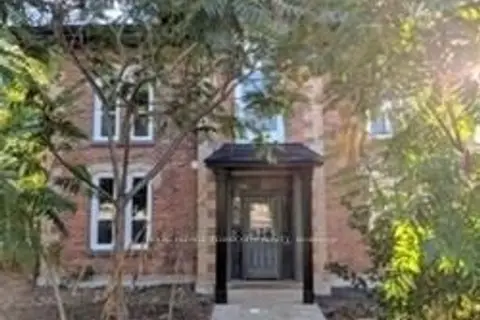 44 Main Street N 4