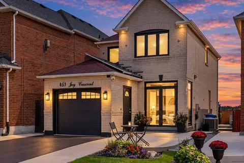 451 Jay Crescent