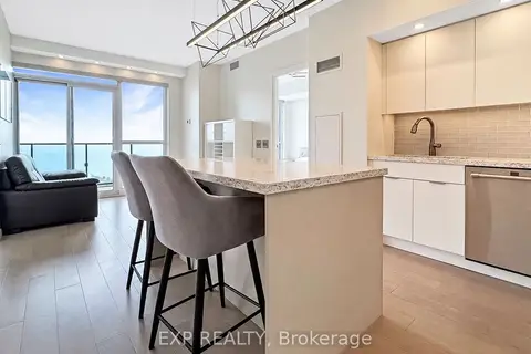 2200 Lakeshore Boulevard W 3210