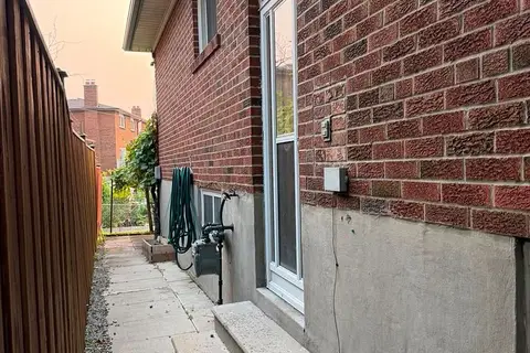 82 Sharpecroft Boulevard Basement