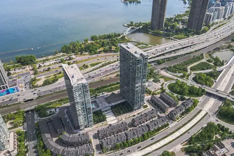 105 The Queensway 812