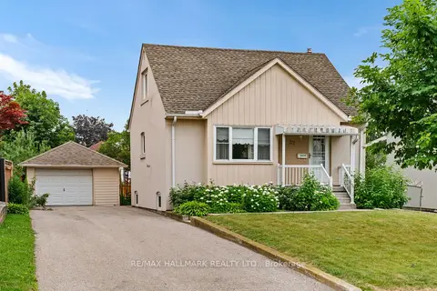 27 Sunray Crescent