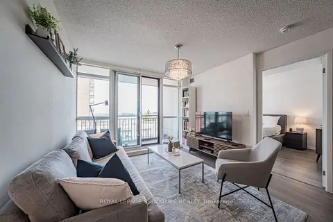 830 Lawrence Avenue W 1017