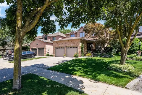 1459 Ravensmoor Crescent
