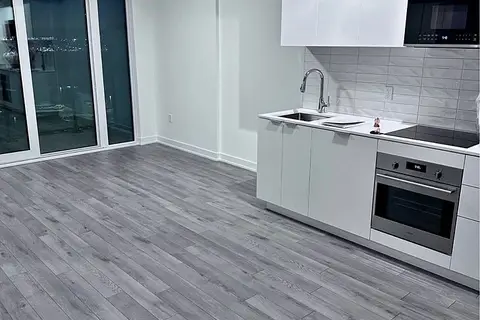 15 Skyridge Drive E 710